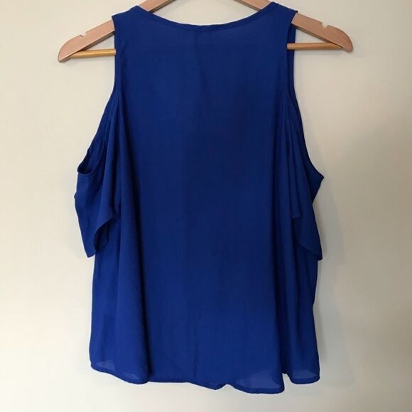 Lush Small Cold shoulder Ruffle Tee Blue - Picture 7 of 7